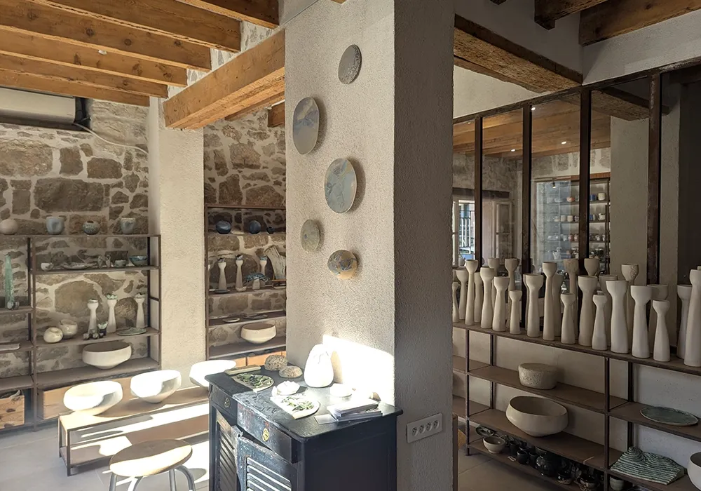 l'atelier l'élément terre à Nice vous accueille du lundi au samedi, vente, créations uniques, cours de céramiques